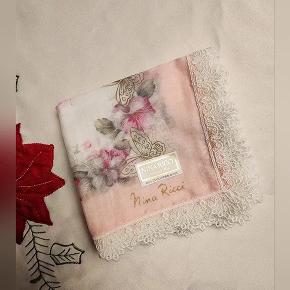 Nina Ricci Pink Floral Lace Handkerchief - NEW WITH STICKER JAPAN Exclusive - Picture 3 of 13